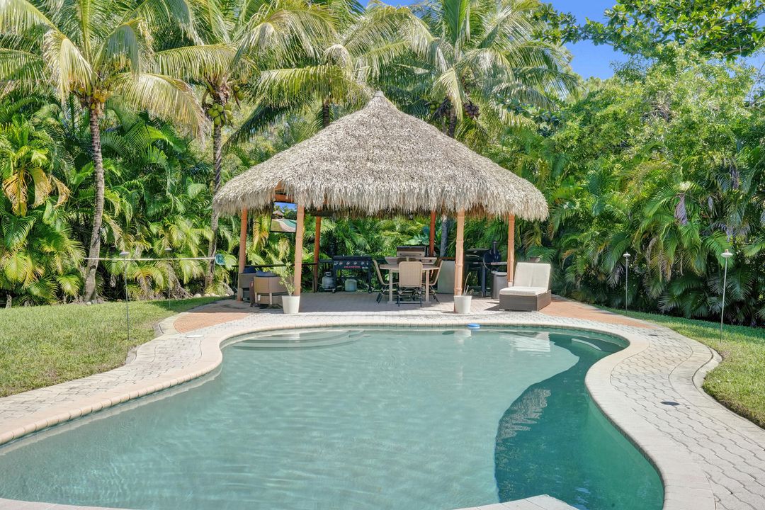 合同活跃: $720,000 (3 贝兹, 2 浴室, 1958 平方英尺)