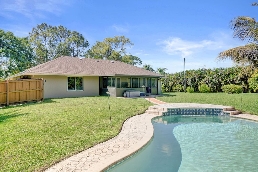 合同活跃: $720,000 (3 贝兹, 2 浴室, 1958 平方英尺)