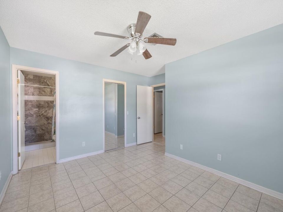 For Sale: $305,000 (2 beds, 2 baths, 1268 Square Feet)