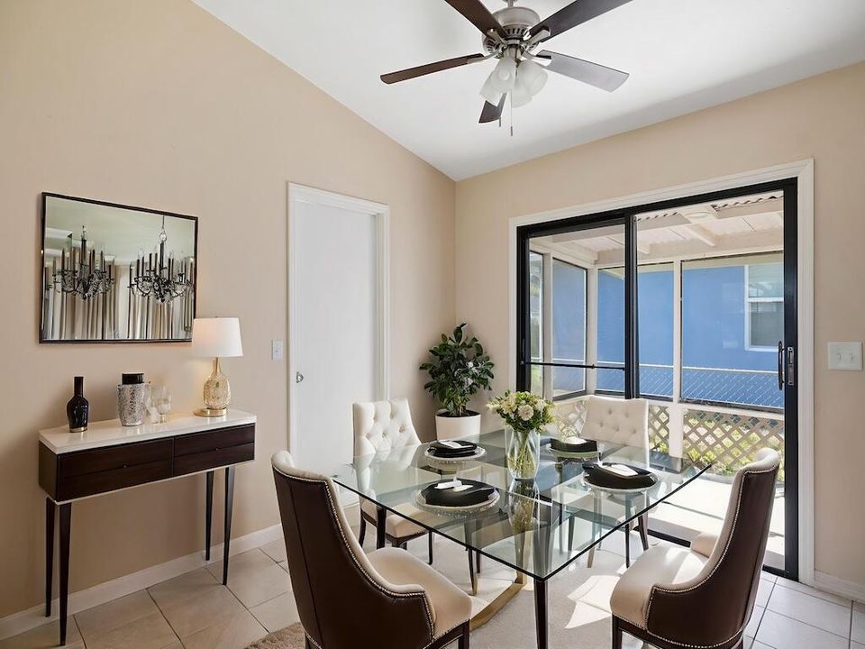 For Sale: $305,000 (2 beds, 2 baths, 1268 Square Feet)