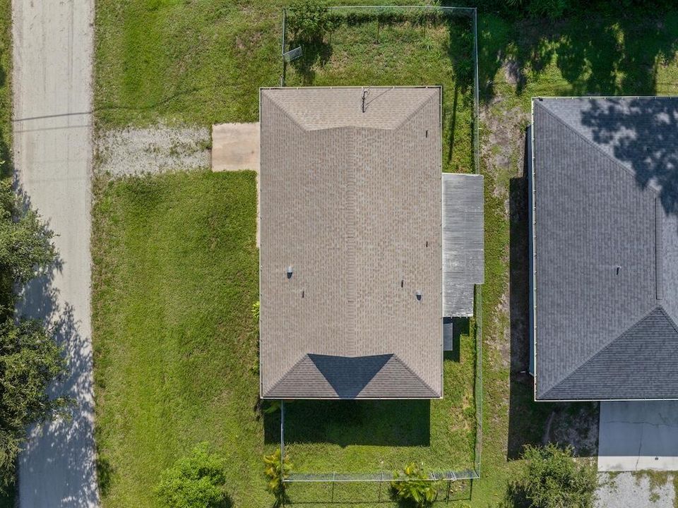 For Sale: $305,000 (2 beds, 2 baths, 1268 Square Feet)