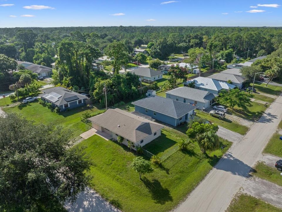 For Sale: $305,000 (2 beds, 2 baths, 1268 Square Feet)