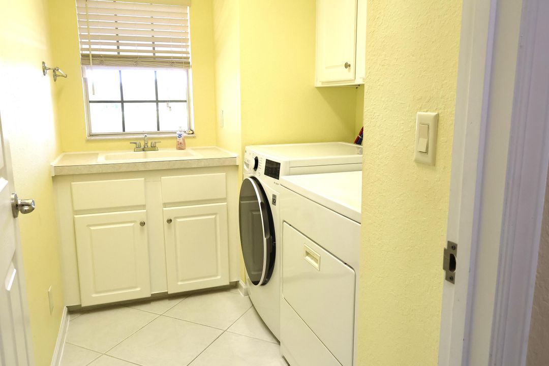 For Sale: $289,000 (3 beds, 2 baths, 1619 Square Feet)