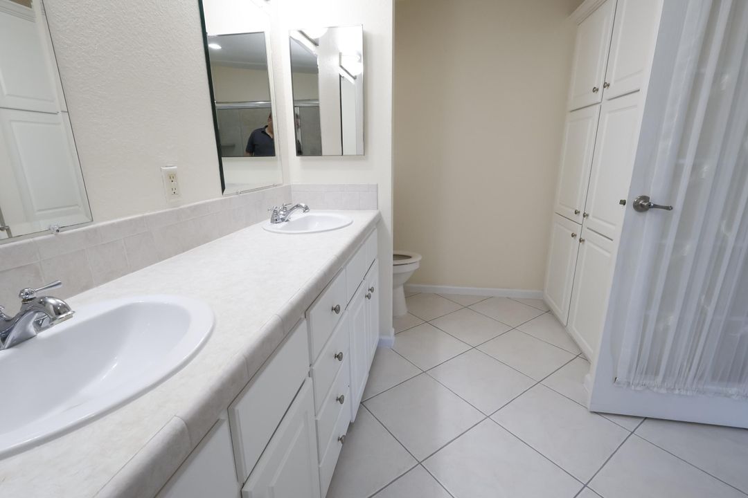 For Sale: $289,000 (3 beds, 2 baths, 1619 Square Feet)