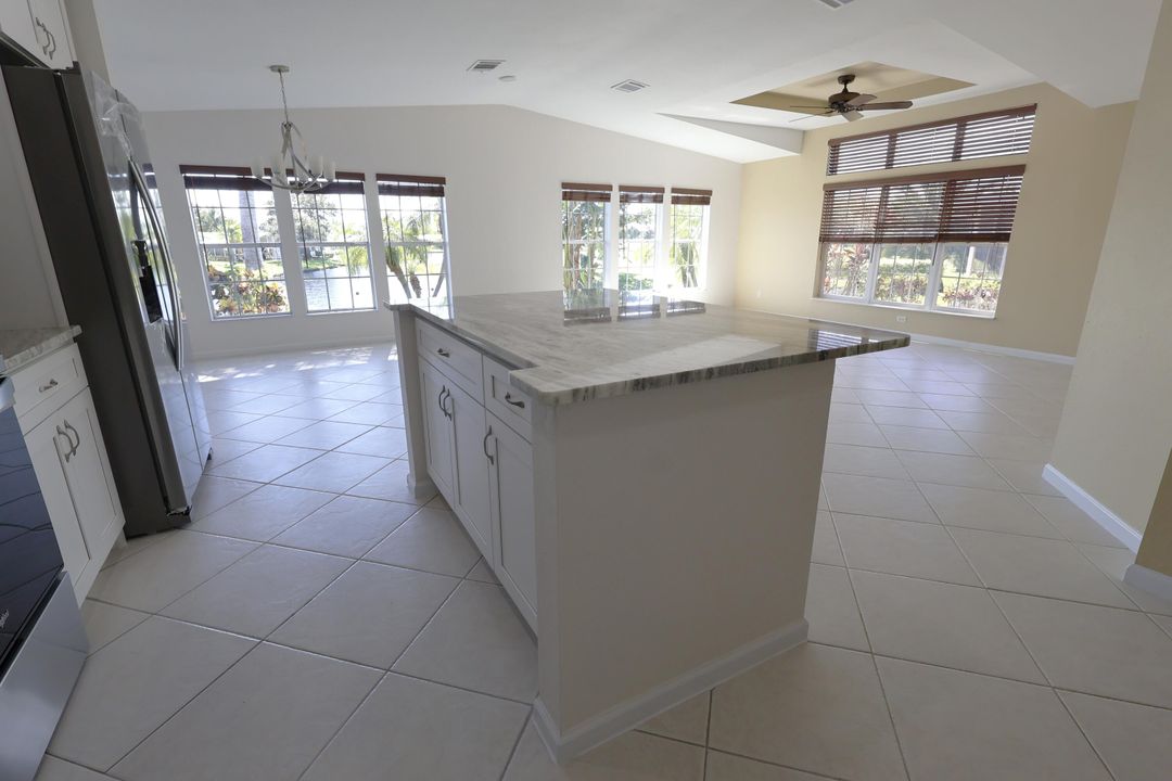 For Sale: $289,000 (3 beds, 2 baths, 1619 Square Feet)