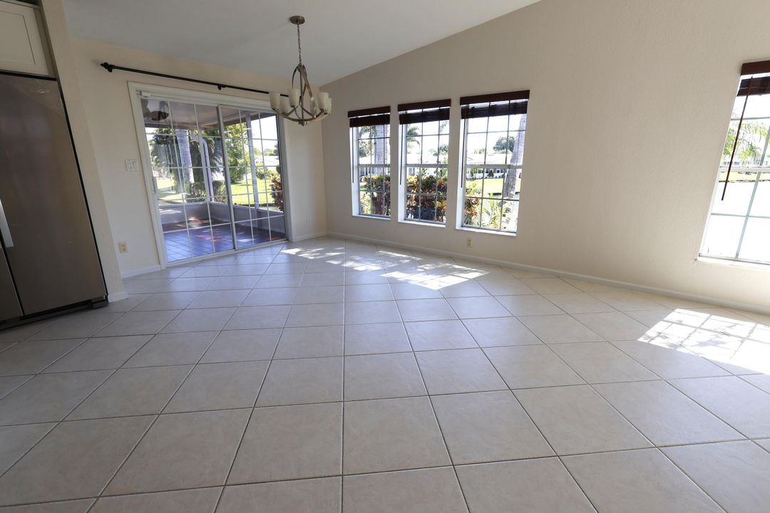 For Sale: $289,000 (3 beds, 2 baths, 1619 Square Feet)