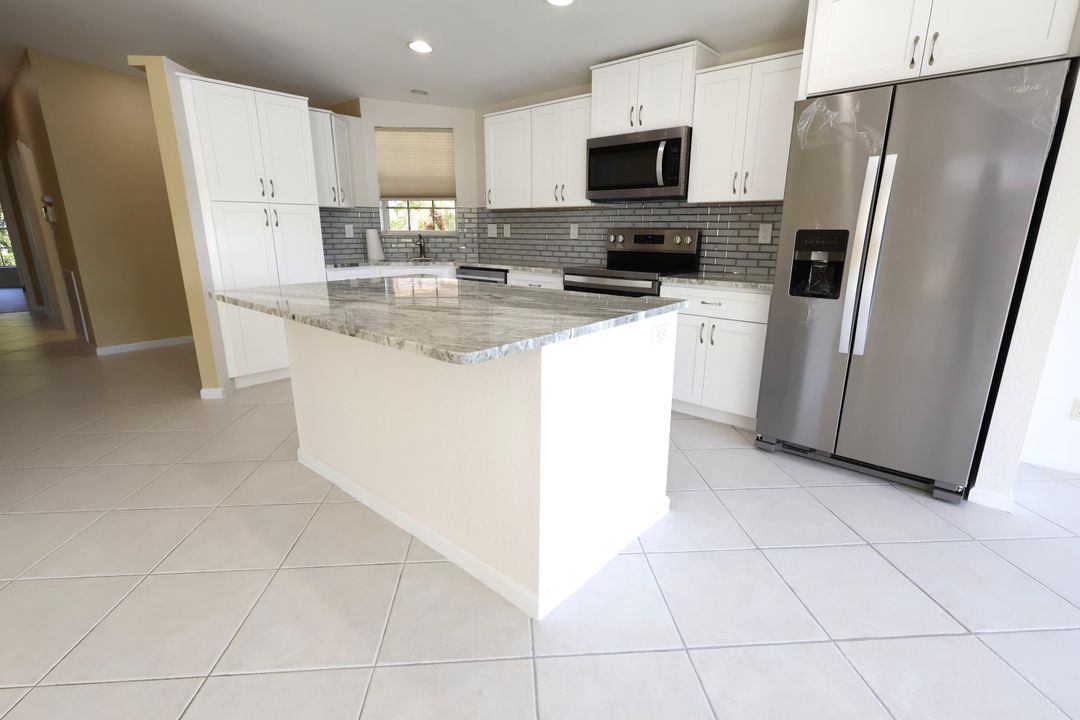 For Sale: $289,000 (3 beds, 2 baths, 1619 Square Feet)