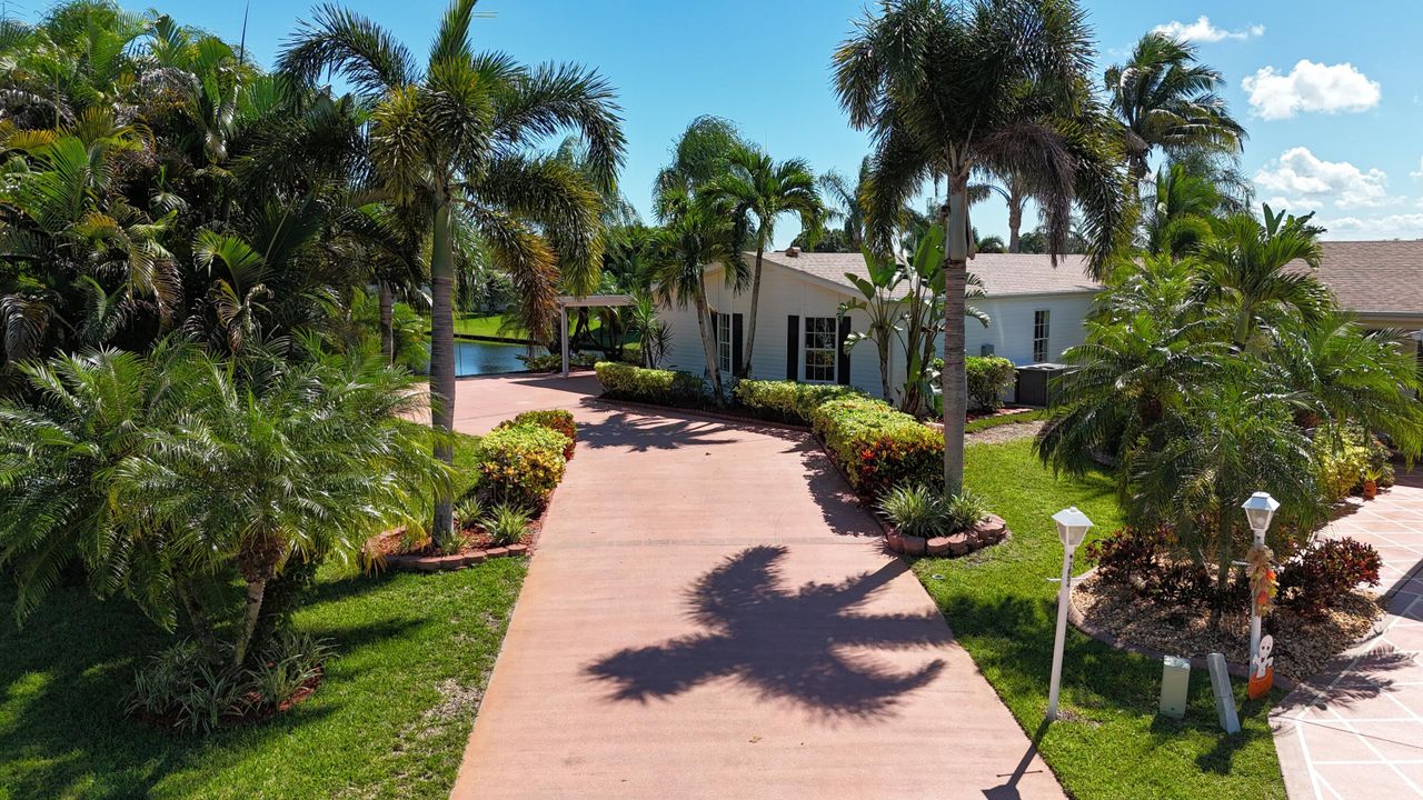 For Sale: $289,000 (3 beds, 2 baths, 1619 Square Feet)