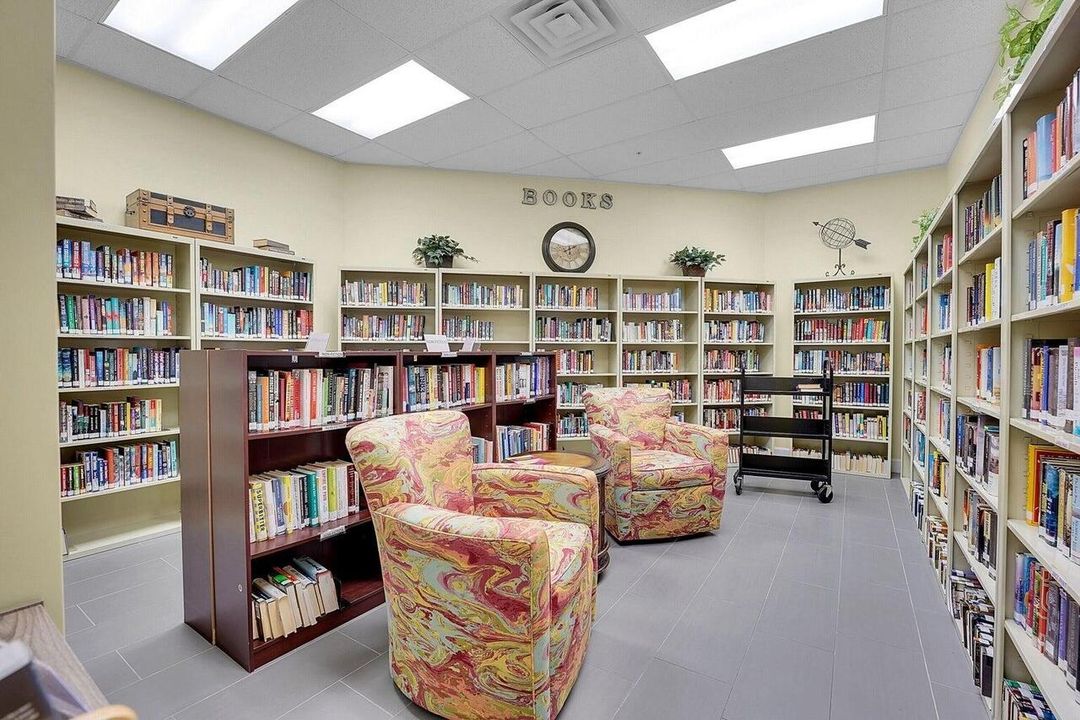 For Sale: $289,000 (3 beds, 2 baths, 1619 Square Feet)