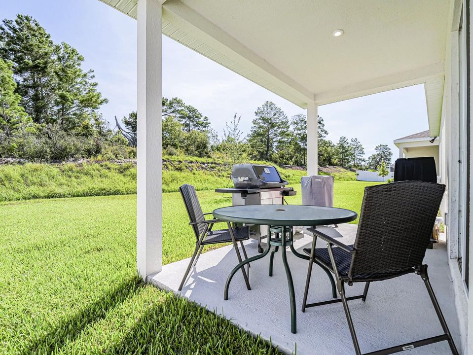 На продажу: $397,500 (4 спален, 2 ванн, 1823 Квадратных фут)