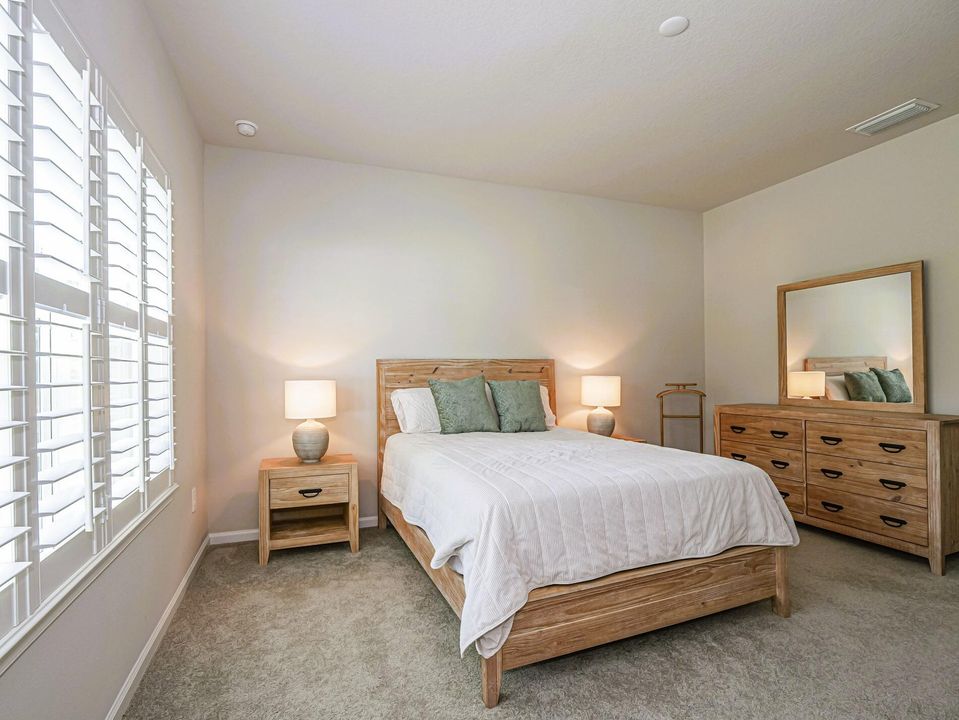 На продажу: $397,500 (4 спален, 2 ванн, 1823 Квадратных фут)