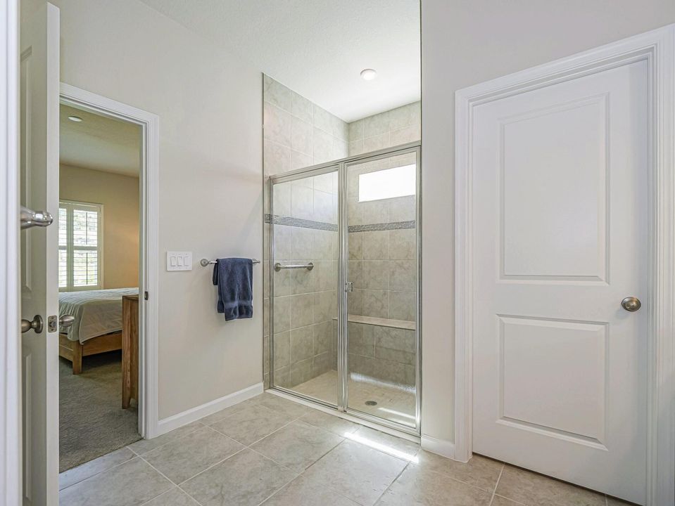 На продажу: $397,500 (4 спален, 2 ванн, 1823 Квадратных фут)