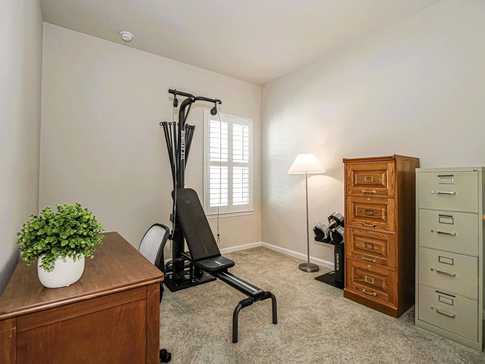 На продажу: $397,500 (4 спален, 2 ванн, 1823 Квадратных фут)