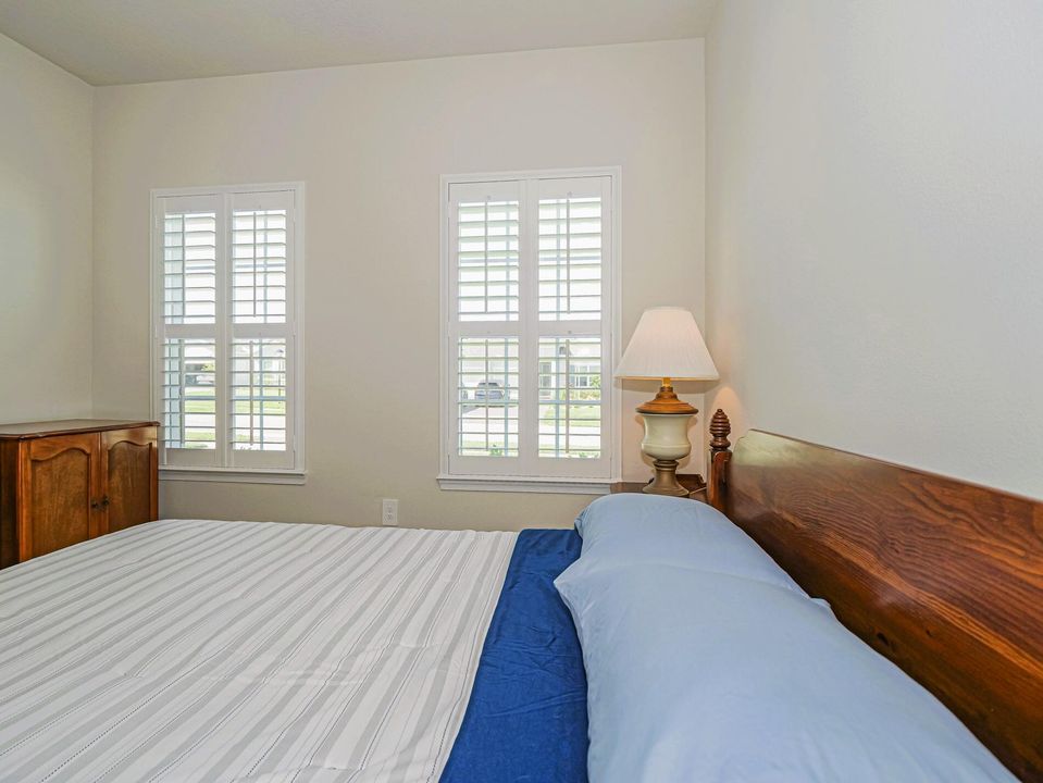 На продажу: $397,500 (4 спален, 2 ванн, 1823 Квадратных фут)