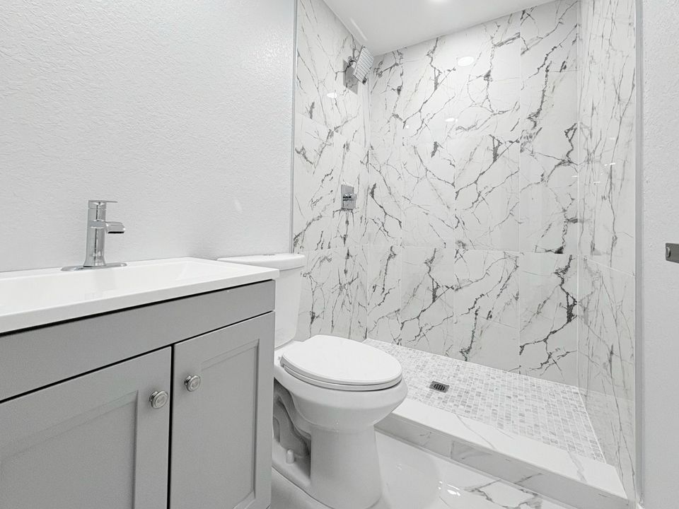 Active With Contract: $429,000 (3 beds, 2 baths, 1100 Square Feet)