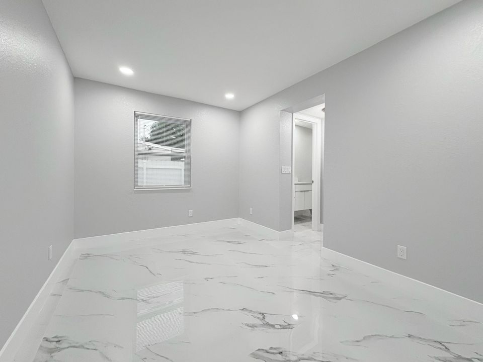 Active With Contract: $429,000 (3 beds, 2 baths, 1100 Square Feet)