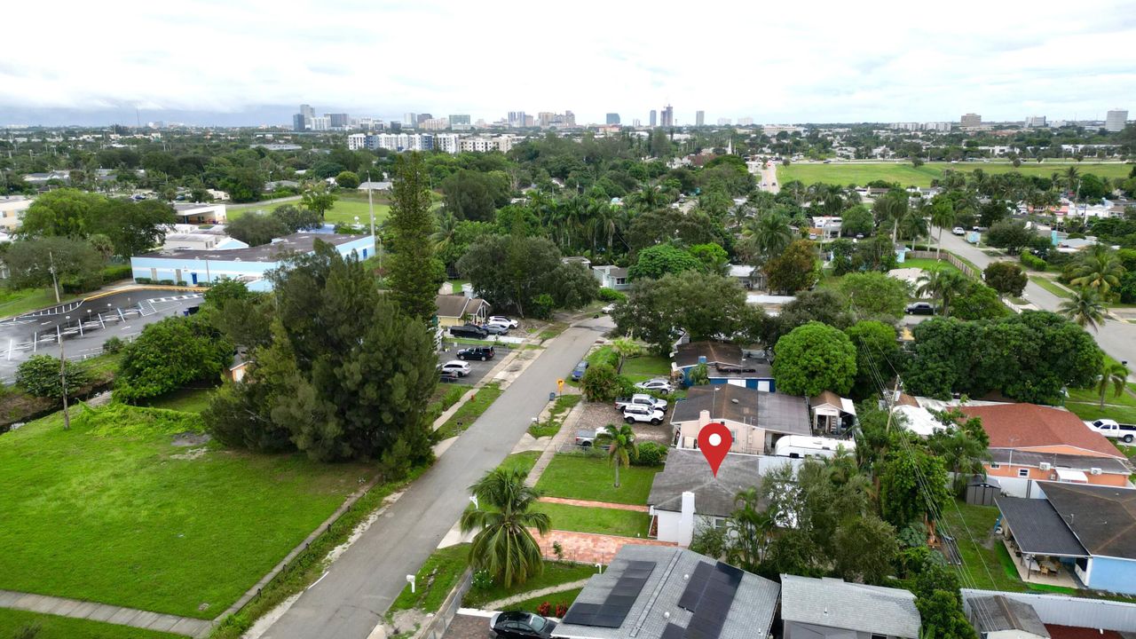 Active With Contract: $429,000 (3 beds, 2 baths, 1100 Square Feet)