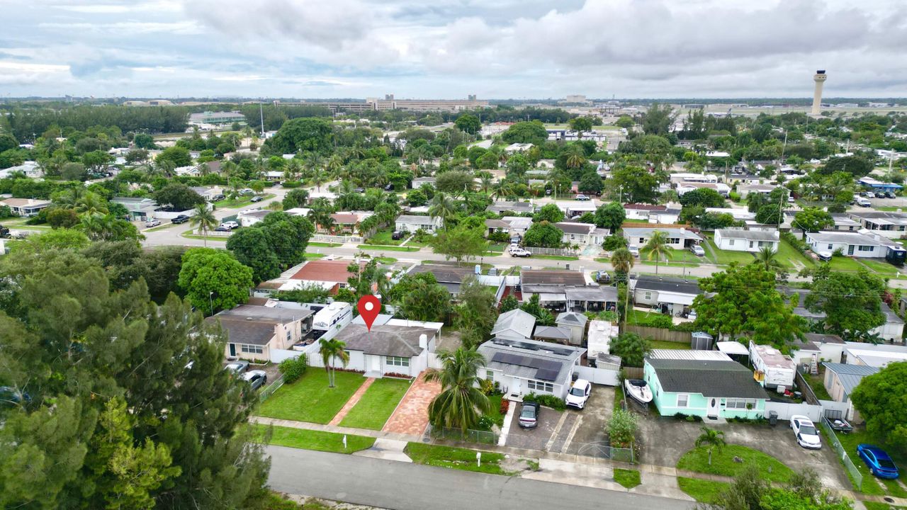 Active With Contract: $429,000 (3 beds, 2 baths, 1100 Square Feet)