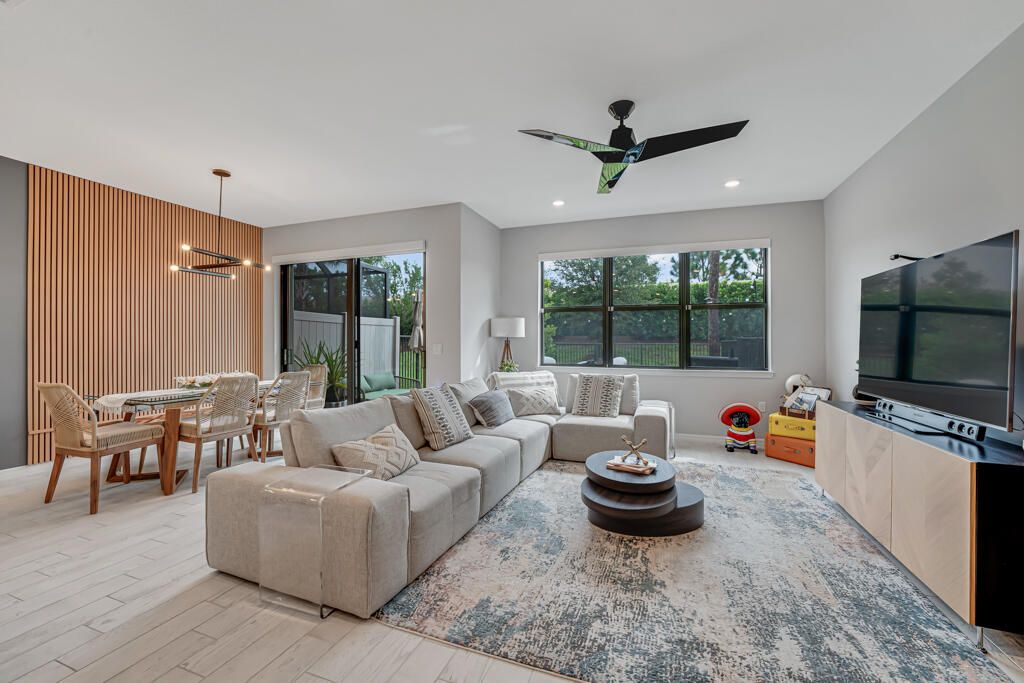 Active With Contract: $539,000 (3 beds, 2 baths, 1895 Square Feet)