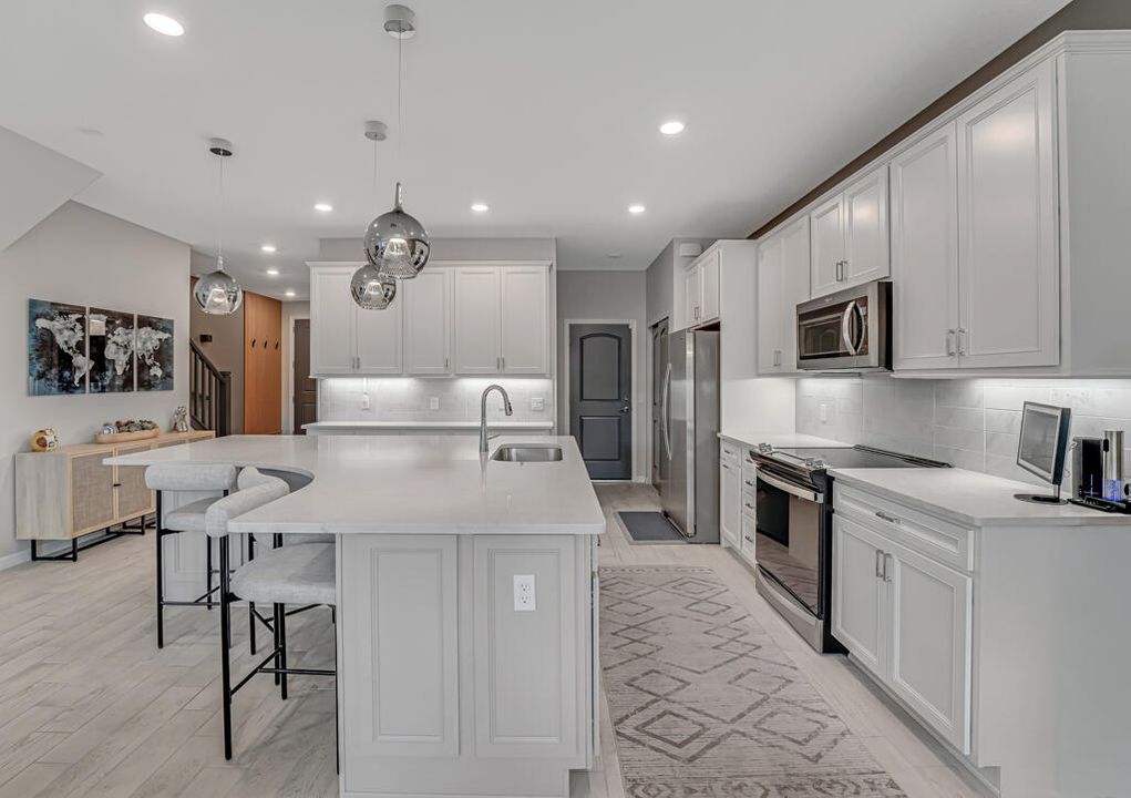 Active With Contract: $539,000 (3 beds, 2 baths, 1895 Square Feet)