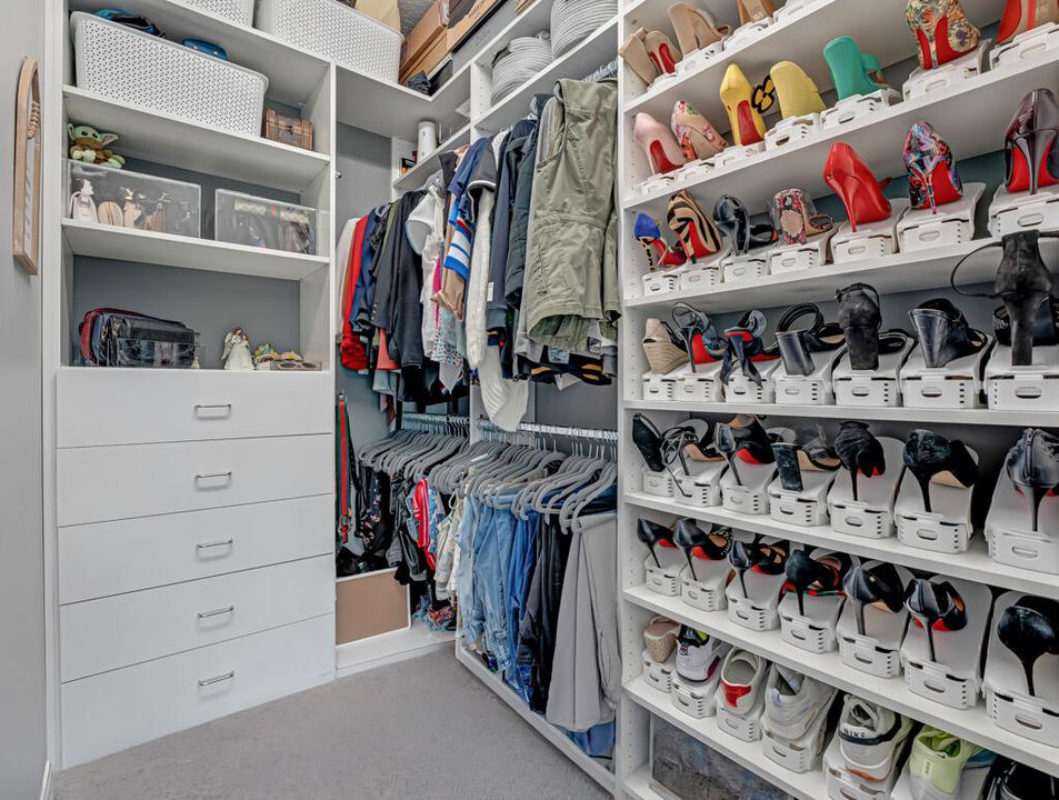 Active With Contract: $539,000 (3 beds, 2 baths, 1895 Square Feet)