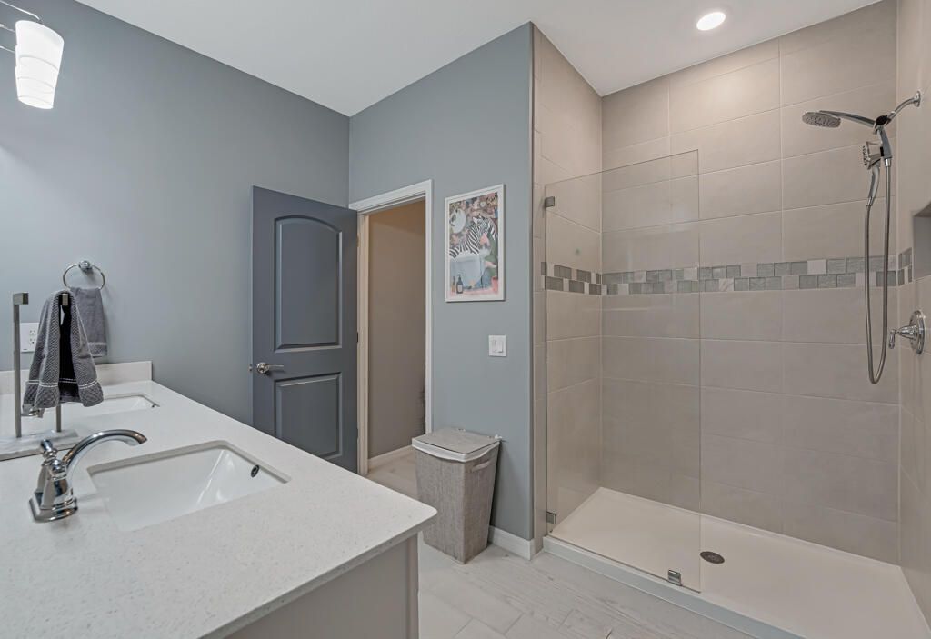 Active With Contract: $539,000 (3 beds, 2 baths, 1895 Square Feet)
