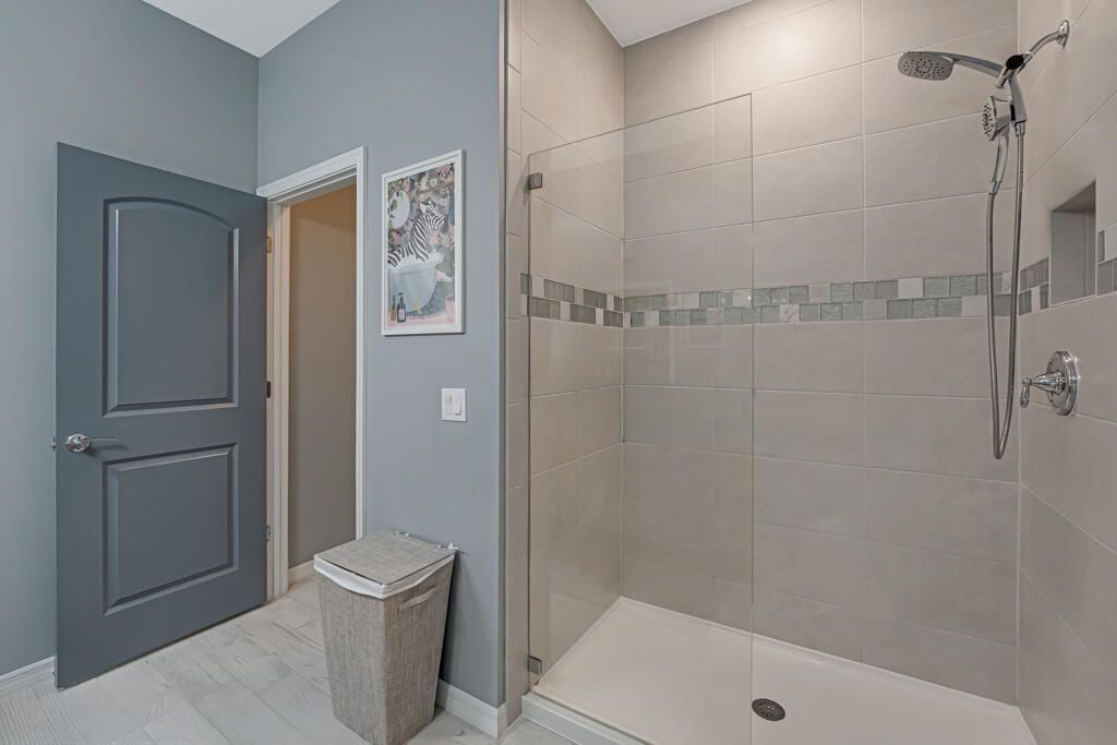 Active With Contract: $539,000 (3 beds, 2 baths, 1895 Square Feet)