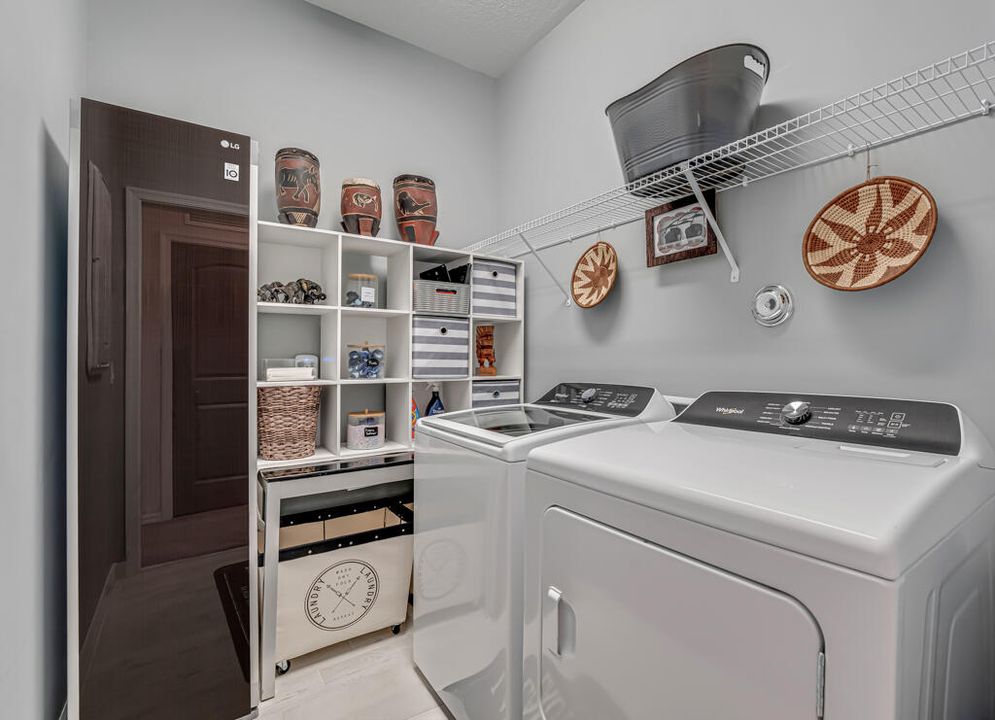 Active With Contract: $539,000 (3 beds, 2 baths, 1895 Square Feet)