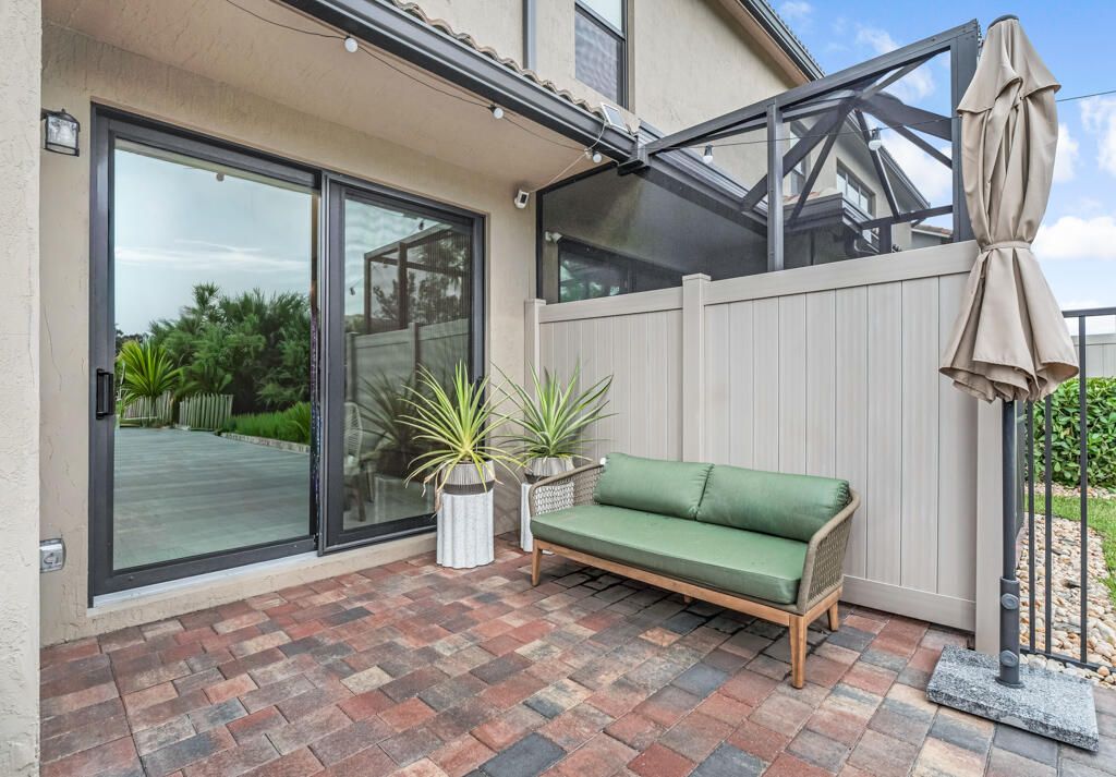 Active With Contract: $539,000 (3 beds, 2 baths, 1895 Square Feet)