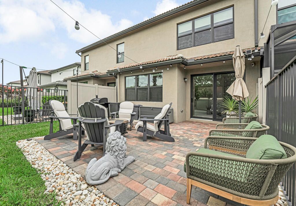 Active With Contract: $539,000 (3 beds, 2 baths, 1895 Square Feet)