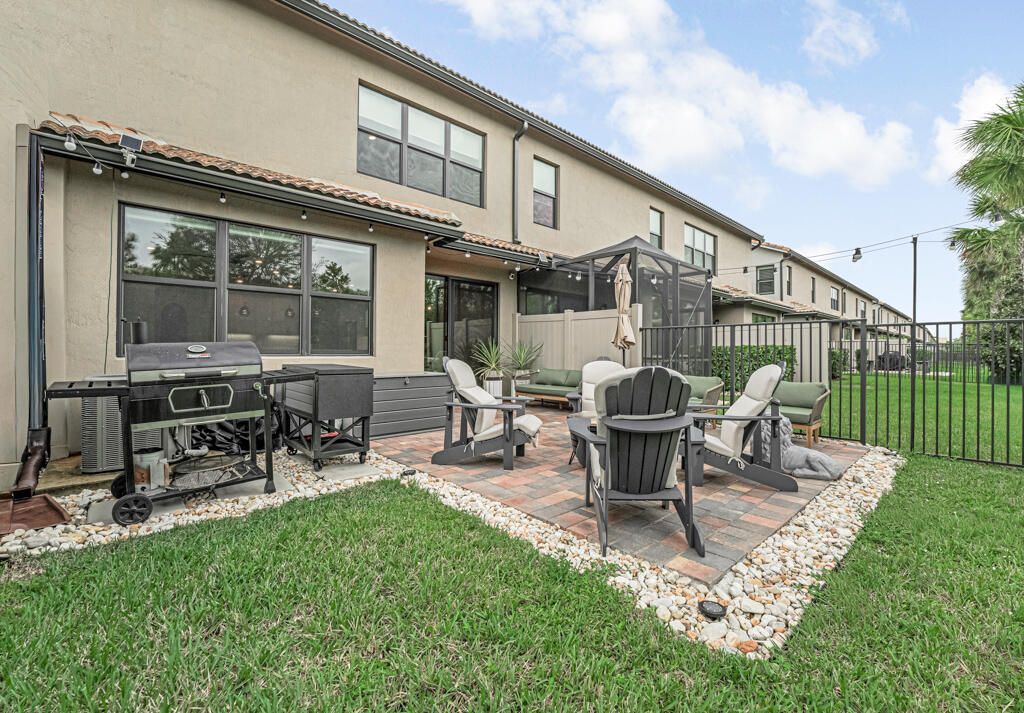 Active With Contract: $539,000 (3 beds, 2 baths, 1895 Square Feet)