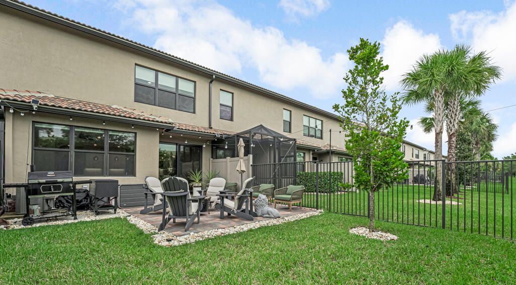 Active With Contract: $539,000 (3 beds, 2 baths, 1895 Square Feet)