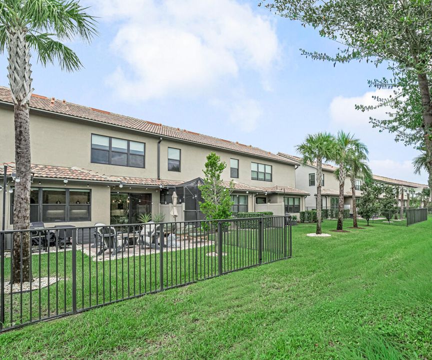 Active With Contract: $539,000 (3 beds, 2 baths, 1895 Square Feet)