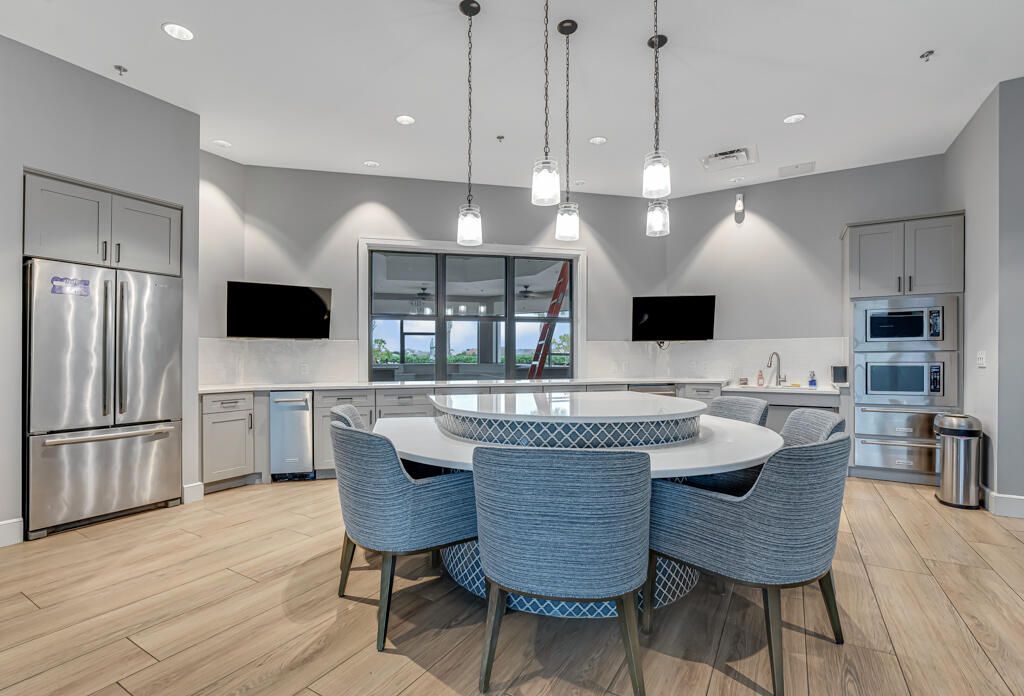 Active With Contract: $539,000 (3 beds, 2 baths, 1895 Square Feet)