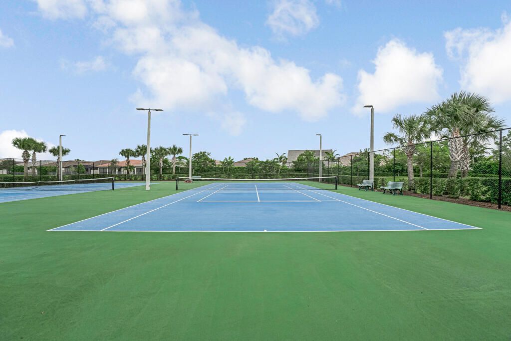 Active With Contract: $539,000 (3 beds, 2 baths, 1895 Square Feet)