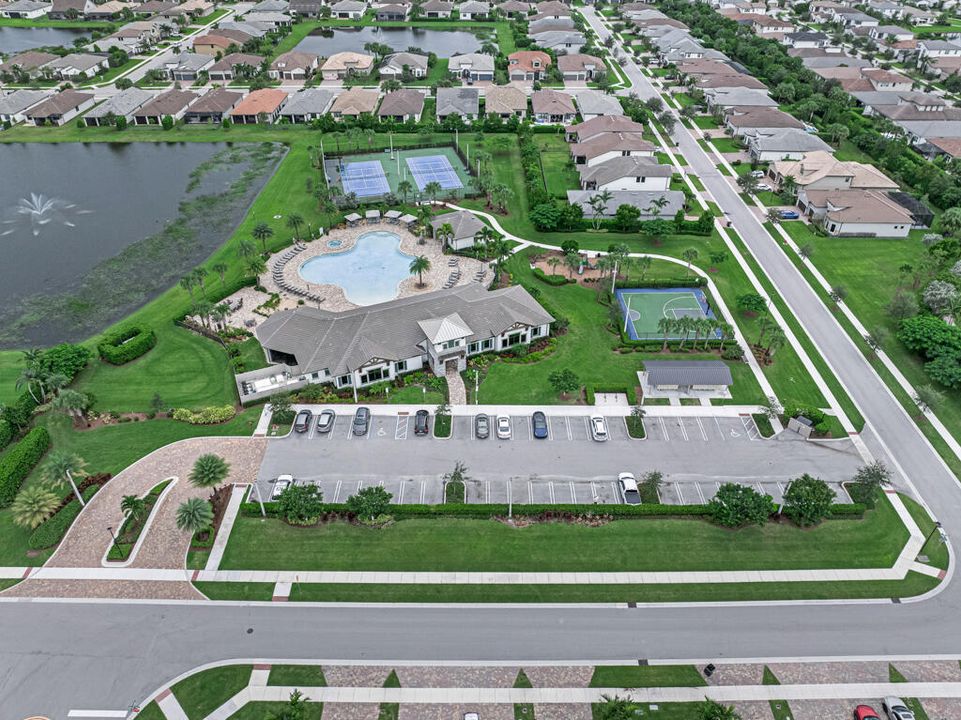 Active With Contract: $539,000 (3 beds, 2 baths, 1895 Square Feet)