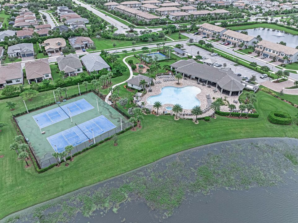 Active With Contract: $539,000 (3 beds, 2 baths, 1895 Square Feet)