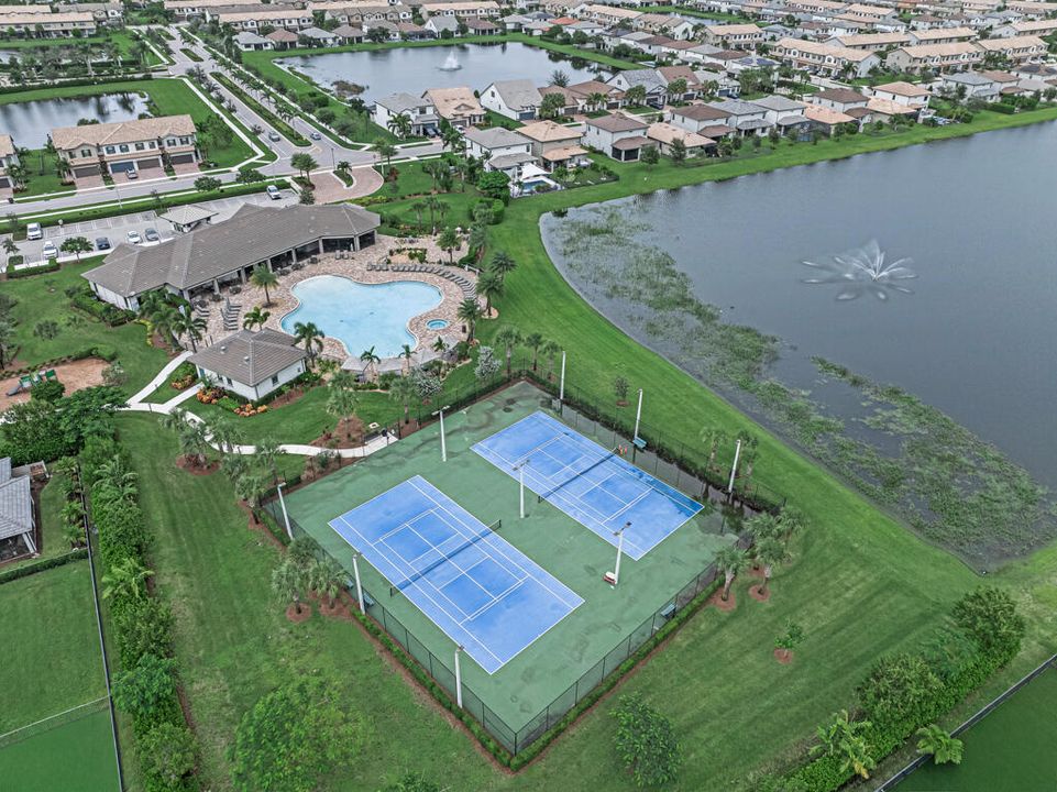 Active With Contract: $539,000 (3 beds, 2 baths, 1895 Square Feet)