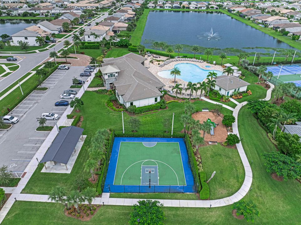 Active With Contract: $539,000 (3 beds, 2 baths, 1895 Square Feet)