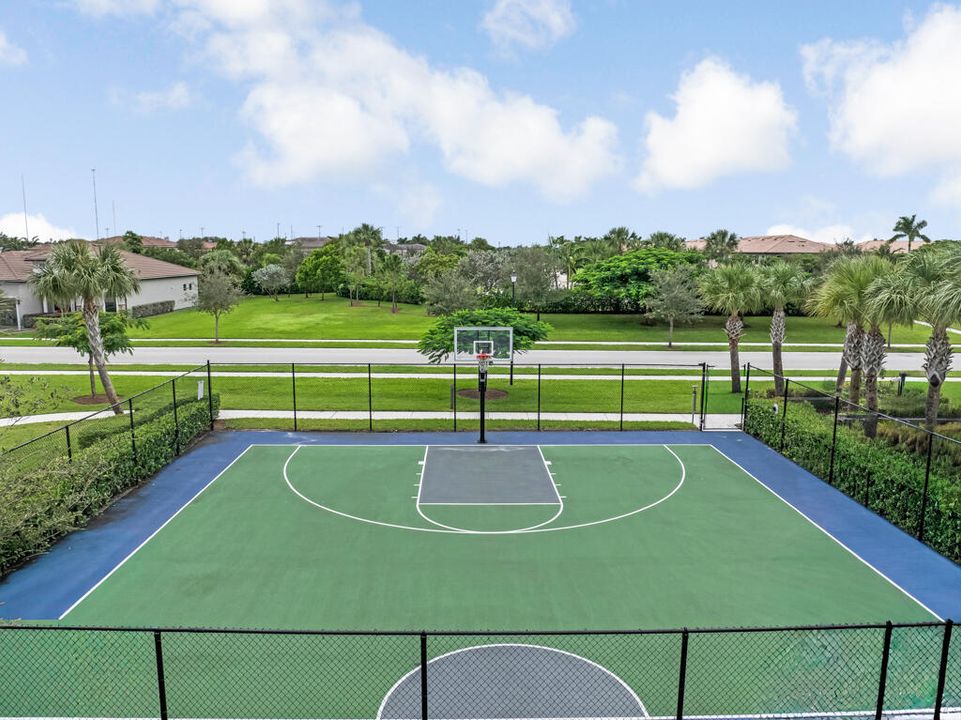 Active With Contract: $539,000 (3 beds, 2 baths, 1895 Square Feet)