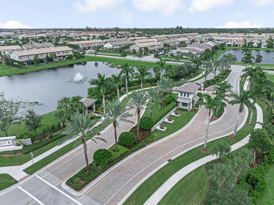 Active With Contract: $539,000 (3 beds, 2 baths, 1895 Square Feet)