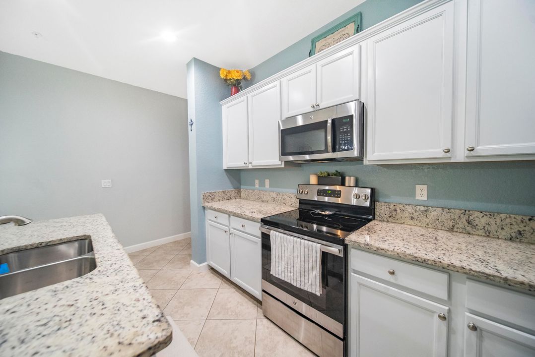 На продажу: $345,000 (3 спален, 2 ванн, 1628 Квадратных фут)