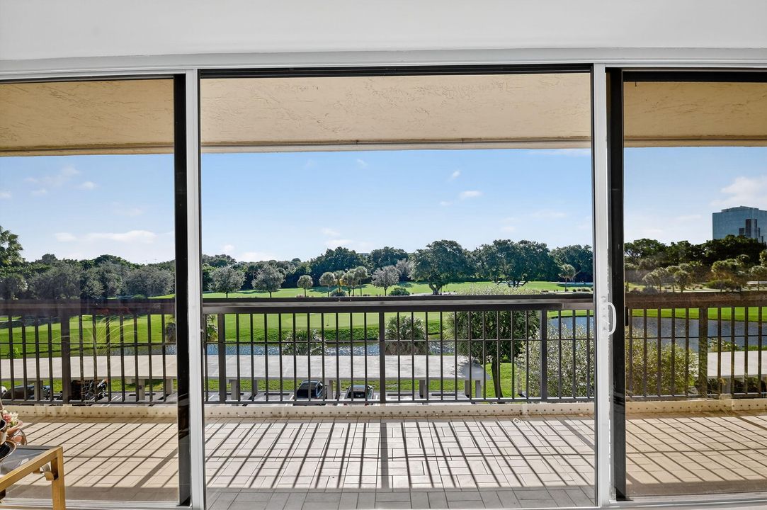 На продажу: $798,000 (3 спален, 2 ванн, 2001 Квадратных фут)