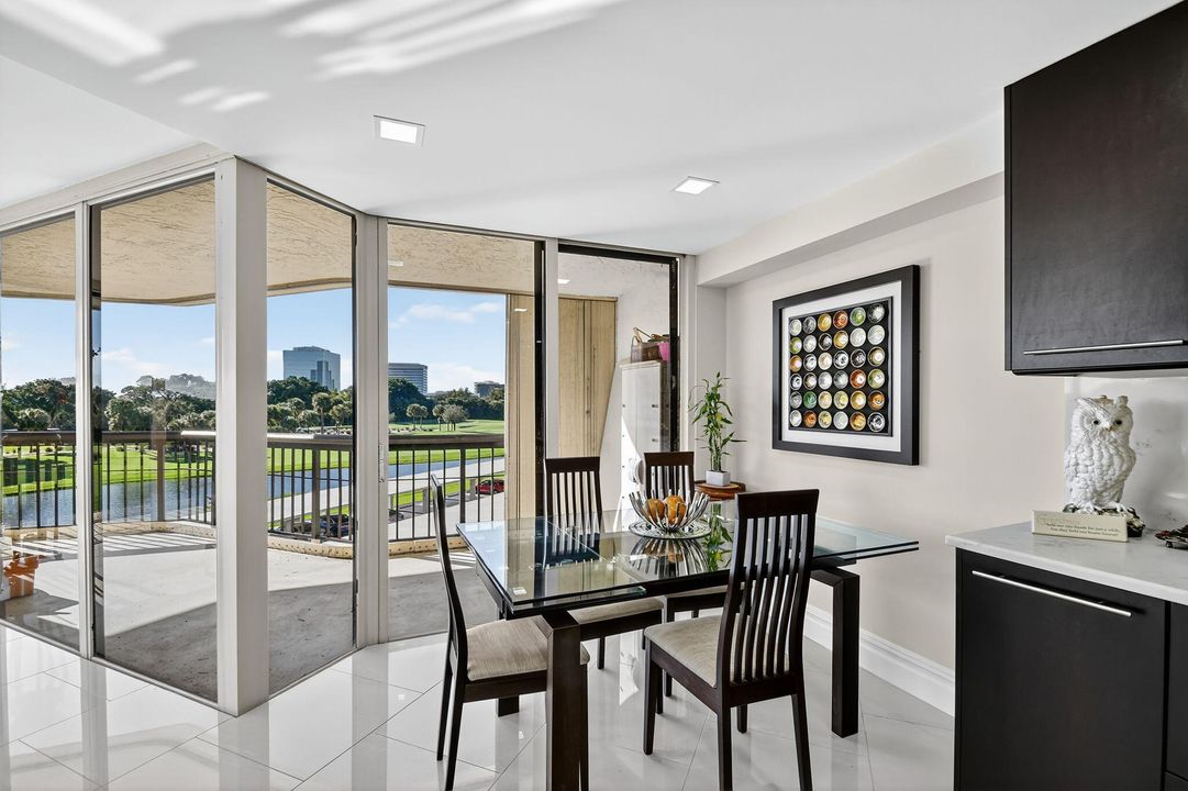 На продажу: $798,000 (3 спален, 2 ванн, 2001 Квадратных фут)