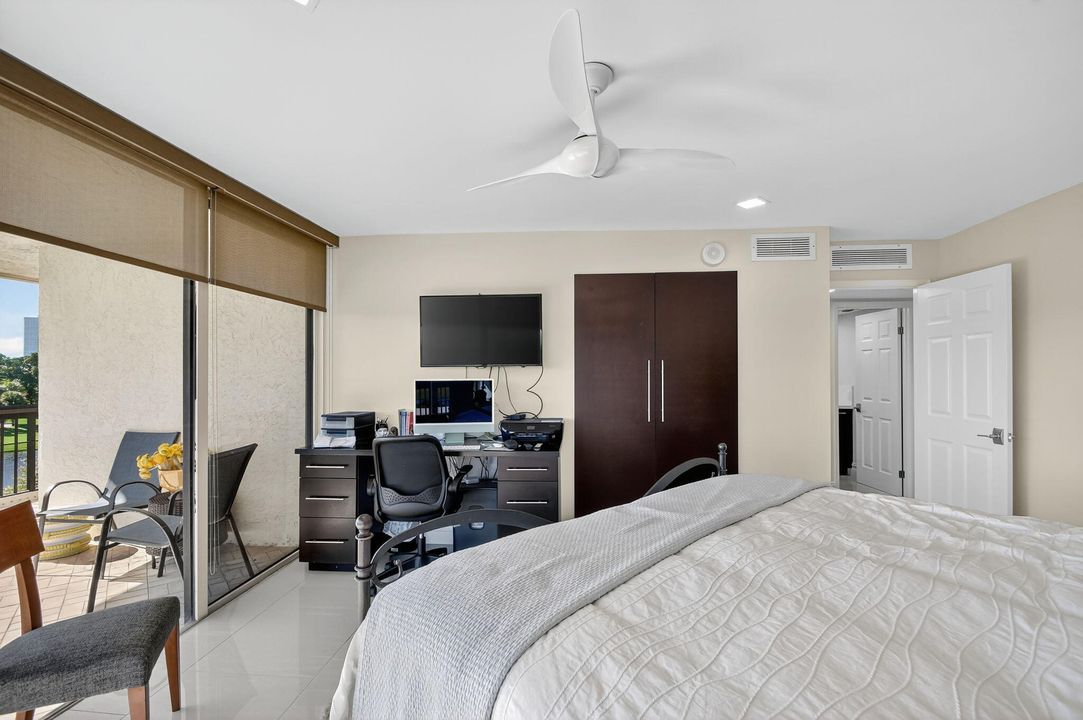 На продажу: $798,000 (3 спален, 2 ванн, 2001 Квадратных фут)