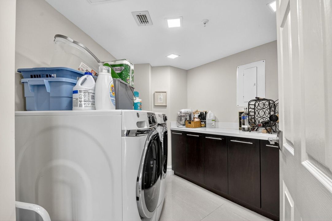 На продажу: $798,000 (3 спален, 2 ванн, 2001 Квадратных фут)