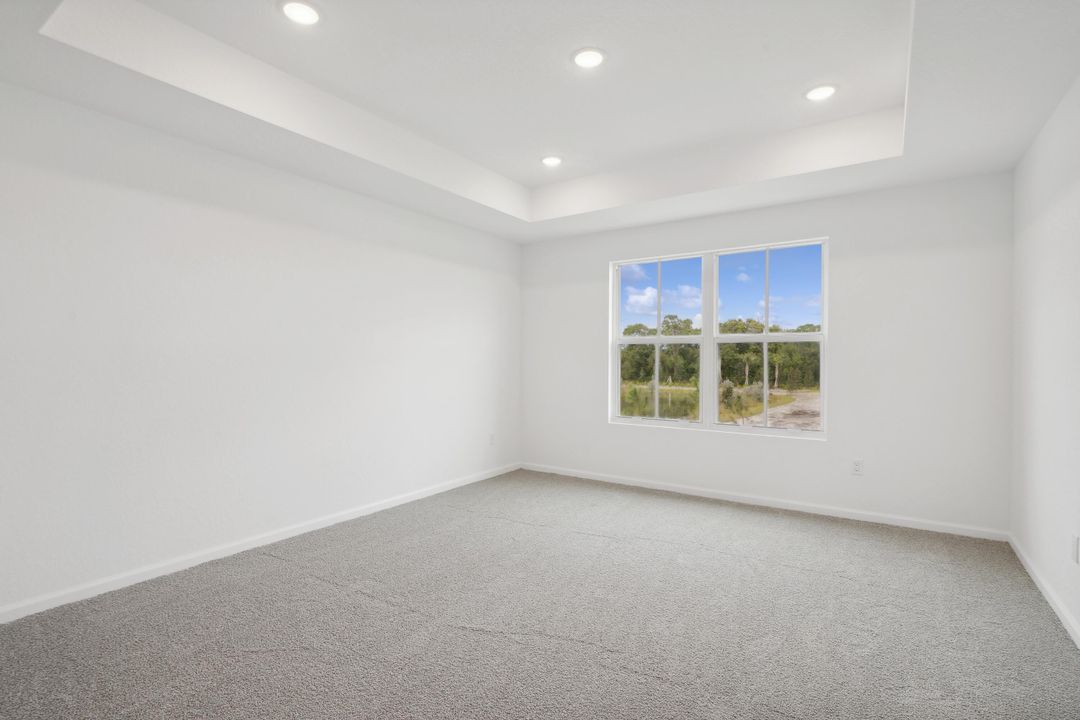 Под контрактом: $399,706 (3 спален, 2 ванн, 1683 Квадратных фут)