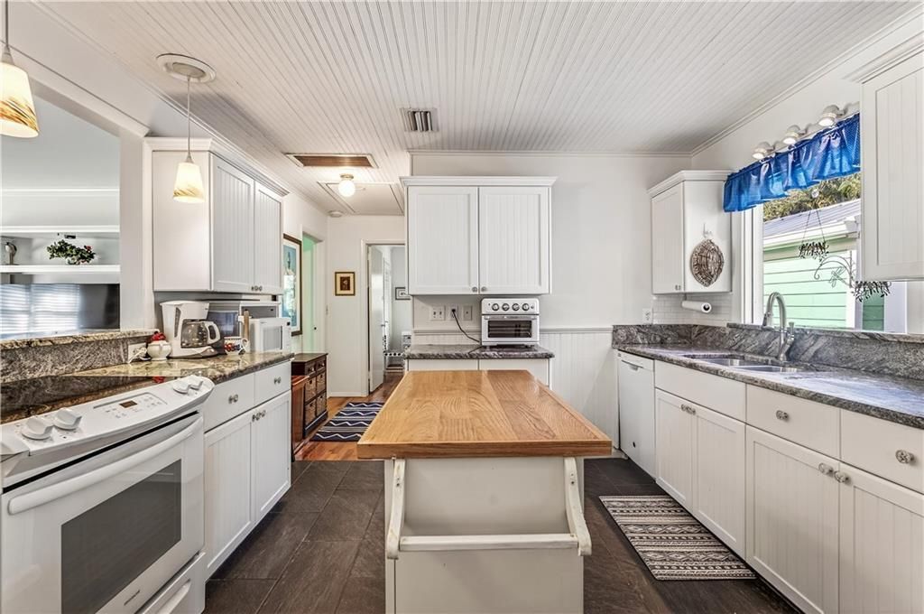 待售: $750,000 (3 贝兹, 2 浴室, 1667 平方英尺)