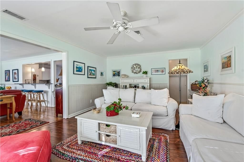 待售: $750,000 (3 贝兹, 2 浴室, 1667 平方英尺)