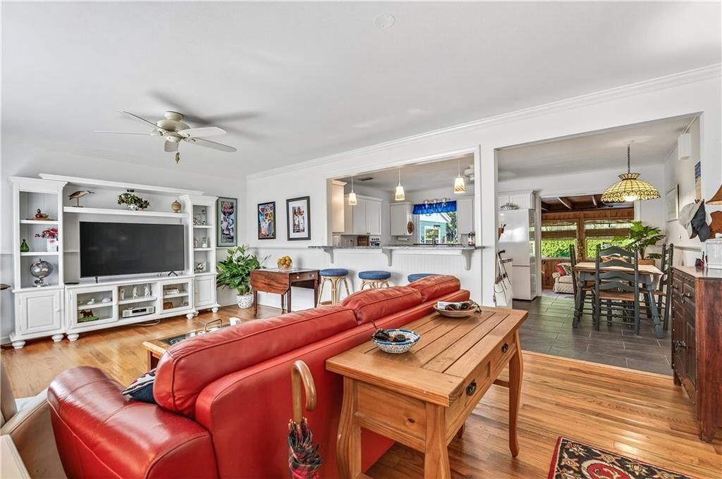 待售: $750,000 (3 贝兹, 2 浴室, 1667 平方英尺)